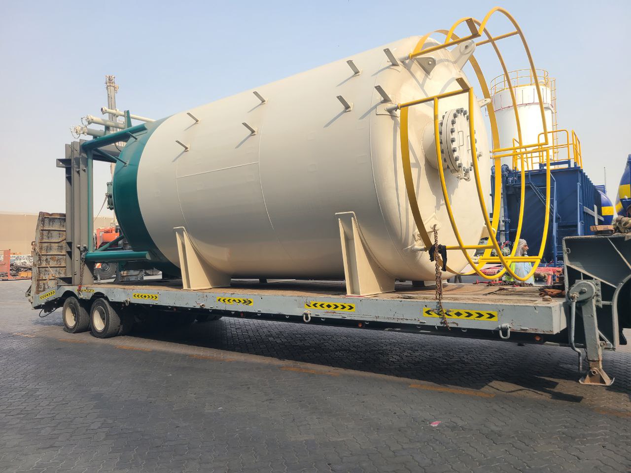 Крупногабаритный груз на трале